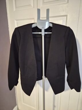 Amanda & Chelsea Black Textured Cropped Blazer